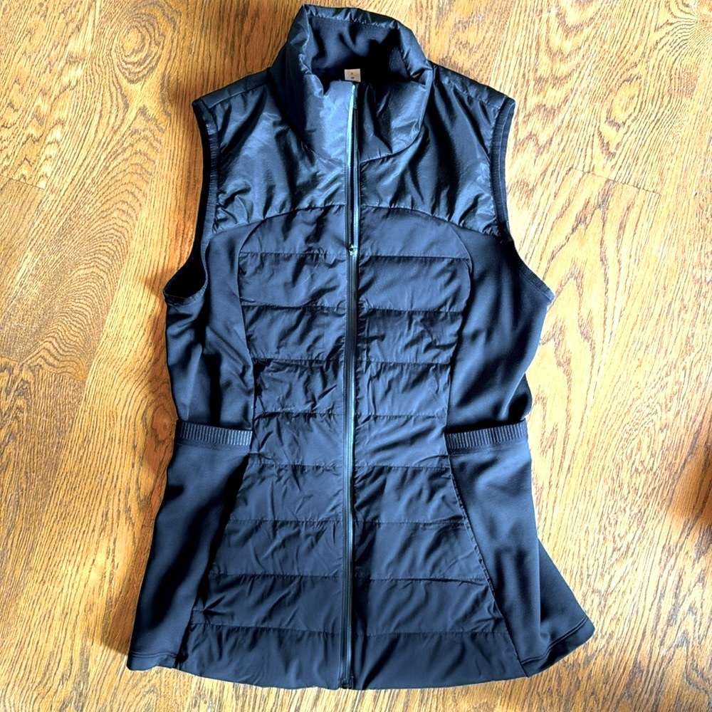Lululemon black fitted vest